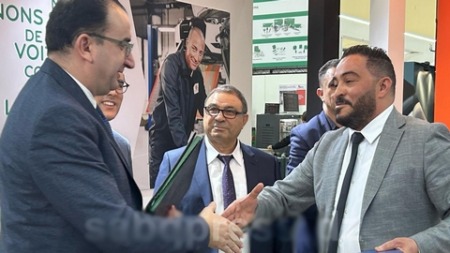 توقيع اتفاقية بين “فابكوم” و”ستيلانتيس الجزائر” للتزويد بالبطاريات