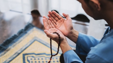 وَقُلِ اعْمَلُوا فَسَيَرَى اللَّهُ عَمَلَكُمْ