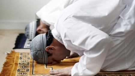 كيف تؤثر صلاتنا في حياتنا ؟