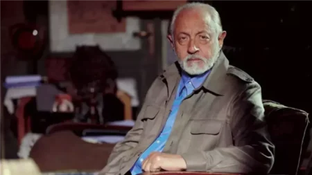 بعد سجن ابنه.. عبد العزيز مخيون يخرج عن صمته