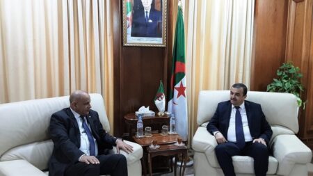 عرقاب يبحث مع المدير العام لشركة  SMH الموريتانية فرص الاستثمار والشراكة في المحروقات