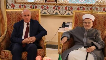 الشيخ عكرمة صبري يشيد بموقف الجزائر الثابت تجاه فلسطين خلال زيارته لتلمسان