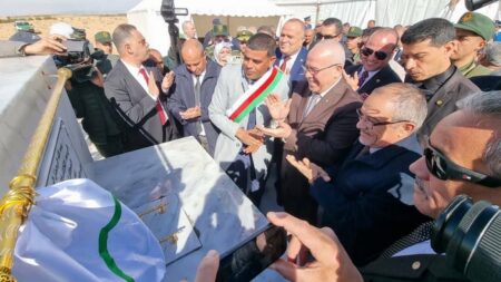 شرفة يضع حجر الأساس لمشروع إنجاز صومعة للتخزين الاستراتيجي للحبوب بسعة 100 ألف طن في بسكرة