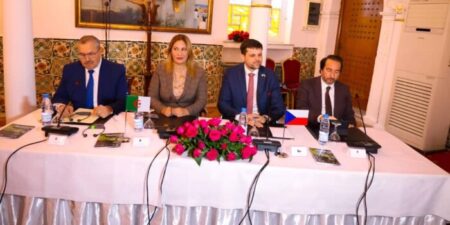 الجزائر تضع استراتيجية جديدة لتعزيز التعاون البيئي مع التشيك من خلال مشاريع مشتركة