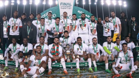 الكأس الممتازة.. عبد اللطيف رمضان يهدي مولودية الجزائر التاج الرابع