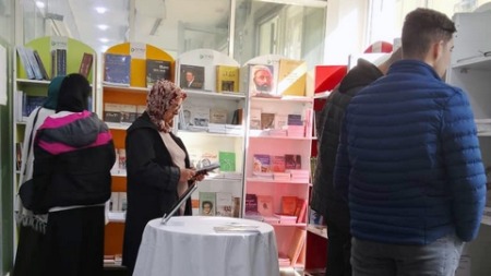 انطلاق فعاليات المعرض الوطني للكتاب بوهران تحت شعار “الباهية تقرأ”