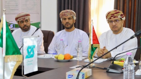 المدير العام لصيدال يستقبل وفدا رفيعا من عمان لتعزيز التعاون في صناعة الأدوية