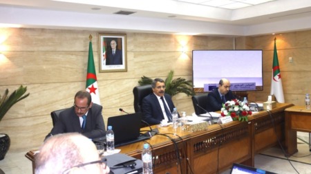 بو الزرد يترأس اجتماع المجلس الوطني للتأمينات لمناقشة آفاق التطوير السوق الوطنية
