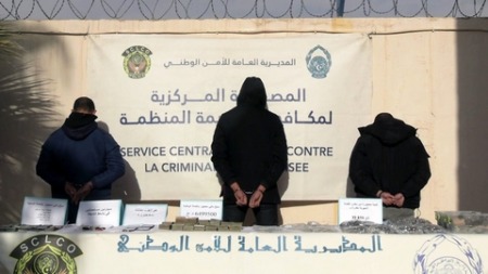 الإطاحة بشبكة إجرامية منظمة مختصة في التهريب وتسترجع أزيد من 32 كلغ من الفضة بحاسي مسعود