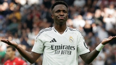 لاعبو ريال مدريد يناقشون مستقبل فينيسيوس