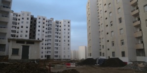 بلعريبي يؤكد على ضرورة مضاعفة الجهود الميدانية وتسريع وتيرة إنجاز المشاريع السكنية