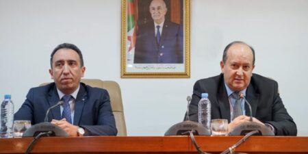 سيفي يأمر بمعالجة عاجلة للملفات العالقة في القطاع الصيدلاني