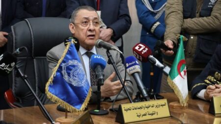 وزير الداخلية يكشف عن تعميم تدريجي لأجهزة الدفع الإلكتروني لدى شرطة المرور