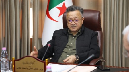 الوزير الأول يكلف بداري للفصل بخصوص الاعتراف بالشهادة التطبيقية الجامعية