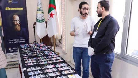 باتنة.. توزيع 780 نظارة طبية على أطفال متمدرسين من 35 بلدية