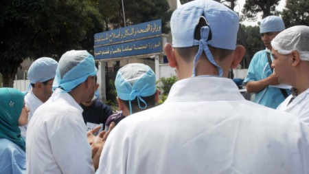 آيت مسعودان.. إدراج مطلب تخفيض سنوات العمل للتقاعد للأطباء ضمن مشاريع مراسيم قيد الدراسة