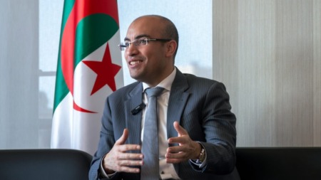 شايب: الحالة الصحية للجزائري الذي أنقذ أرواحا في قطار ببريطانيا “محل متابعة عن كثب”