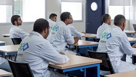 تعد الأولى من نوعها.. تخرج دفعة من حاملي المشاريع في المقاولاتية بوهران