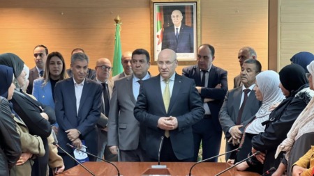 زيتوني يشيد بدور المرأة في تطوير القطاع وتعزيز الاقتصاد الوطني
