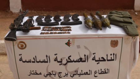 وزارة الدفاع الوطني تكشف.. أربعة إرهابيين يسلمون أنفسهم للسلطات العسكرية ببرج باجي مختار