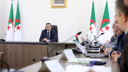 رخروخ يترأس اجتماعا لمتابعة تقدم أشغال إنجاز الخط المنجمي الغربي