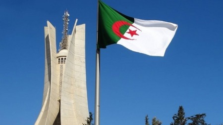 “شعلة الجزائر أضيئت من جديد”