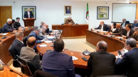 غربب ينصّب لجنتين لمتابعة وتأطير نشاط تصنيع قطع غيار المركبات
