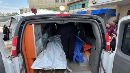 3 شهداء باستهداف مسيرة لمواطنين يجمعون الحطب قرب وادي غزة