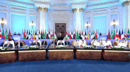 على وقع تهديد صهيوني باستئناف حرب الإبادة.. القمة العربية الطارئة تنطلق في القاهرة