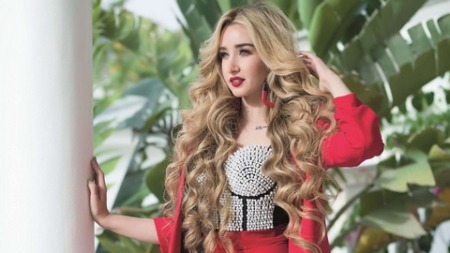 هنا الزاهد تثير الجدل بتعليق غامض: “من لا أخلاق له لا قيمة له”