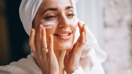 نصائح سهلة لبشرة لامعة ورطبة