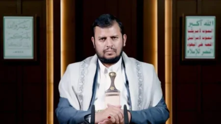 الحوثي: سنواجه التصعيد بالتصعيد والحل الوحيد إدخال المساعدات لغزة
