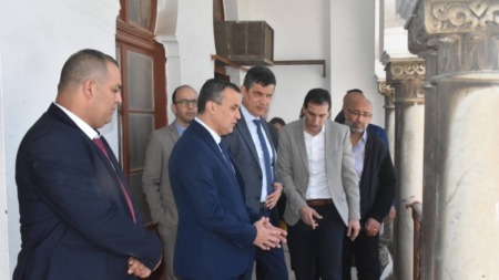 زروقي يقف على عملية إعادة تأهيل مبنى البريد المركزي بالعاصمة