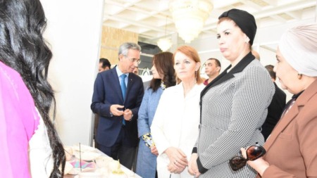 مداحي: المعرض يعكس التزام الجزائر بمرافقة المرأة المنتجة ودمجها في سوق العمل