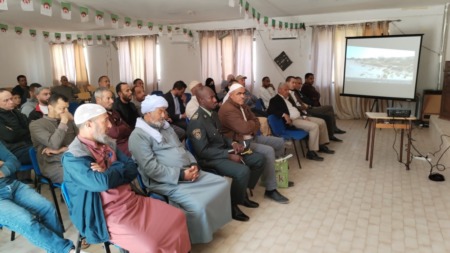 المنيعة تنظم  يوم تحسيسي حول مكافحة أسراب الجراد الصحراوي 