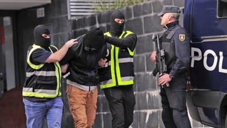 الشرطة الإسبانية تعتقل أربعة أشخاص جدد في قضية نفق تهريب المخدرات من المغرب
