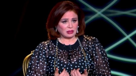 إلهام شاهين تثير الجدل مجددًا.. “الصلاة ممكن تتأجل”