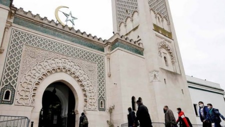 التأكيد على سماحة الدين الإسلامي ونصرة القضية الفلسطينية محور خطبة الجمعة بمسجد باريس