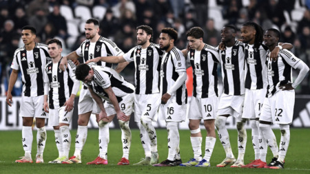 دي ليفيو: اللاعبون أنفسهم يجب أن يتحمّلوا مسؤولياتهم