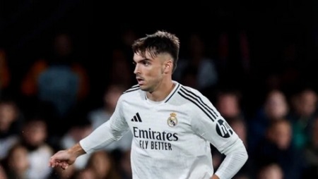 ريال مدريد يُجدد عقد راؤول أسينسيو
