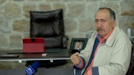 بشار إسماعيل يوجّه رسالة غاضبة للشرع:  أكبر كف أكله هذا الشعب هو ما حصل في الساحل السوري!
