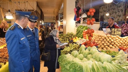 مواصلة العمليات الرقابية في أسواق براقي لمحاربة المضاربة و الغش