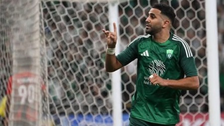 محرز نجم مباراة الأهلي – الوحدة
