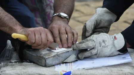 إسبانيا تفكك شبكة تهريب مخدرات مرتبطة بـ”موكرو مافيا” المغربية