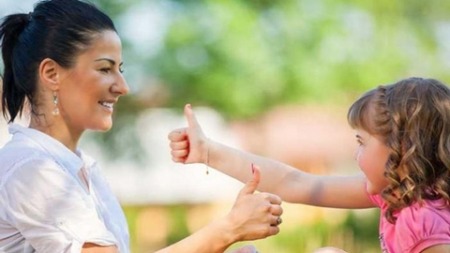 نصائح تجعل منك صديقة ابنتك المقربة