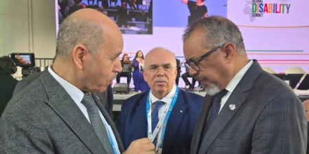 سايحي وتيدروس يبحثان من برلين توسيع التعاون الصحي وتطوير المركز العالمي للتلقيح