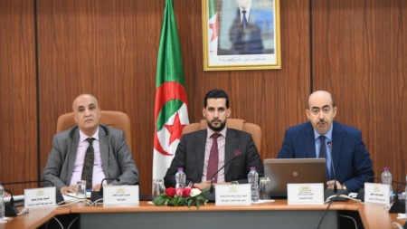 لجنة المالية بالبرلمان تستمع الى المديرين العامين للخزينة العمومية و الميزانية في اطار دراسة مشروع قانون تسوية الميزانية