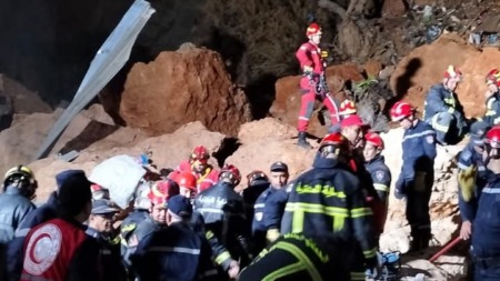 وفاة أربعة أشخاص في انهيار صخري بوهران
