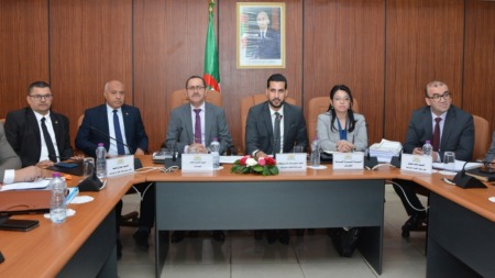 لجنة المالية تستمع إلى المديرين العامين للجمارك و الضرائب