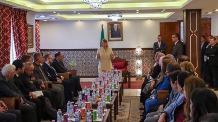 مداحي: الجزائر تسعى لتعزيز قطاع السياحة والصناعة التقليدية لتحقيق المزيد من الإنجازات
